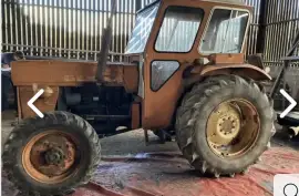 Universal 550 tractor