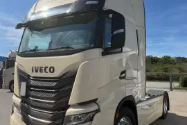 2 x Iveco SWAY tractor heads